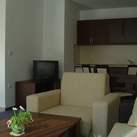 アパートホテル Marina Cape Vacation Complex ラヴダ