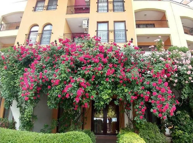 Marina Cape Vacation Complex Apartahotel 4*