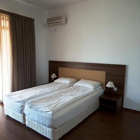 Marina Cape Vacation Complex رافدا
