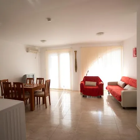Marina Cape Vacation Complex 4* رافدا